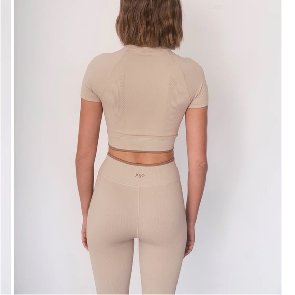 JOJA Set  Inhale Tshirt and Level Up Leggings - Picture 4 of 5